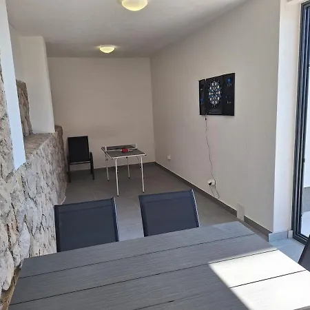 Modern Near - Pool And Terrace Apartamento
